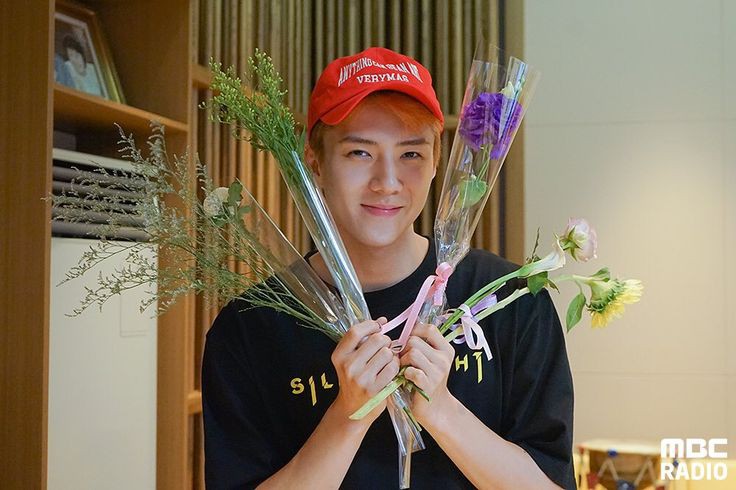 OshEXOFans's tweet photo. [RANDOM]{210923}

¿Alguien más extraña a  #SEHUN ? 🥹 💐 

Cr. A quien corresponda 
Compartido por SEHUN 세훈 EXO FANS
HunDpr 🌸

#세훈 #EXO #엑소 @weareoneEXO https://t.co/TLwDDlnAg2