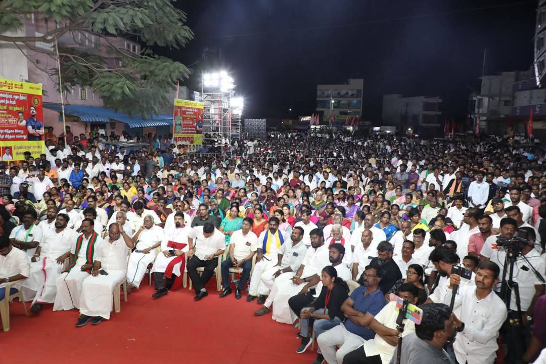 se_prabakaran's tweet photo. நீங்கள் எண்ணுகிற எதுவாகினும் அதுவாக நாங்கள் இல்லை இருக்க போவதும் இல்லை.. அதனால் எதிரிகளே எங்களை உங்களால் வீழ்த்தவே முடியாது.. @mkstalin @DMKITwing https://t.co/YMH4uvICBC