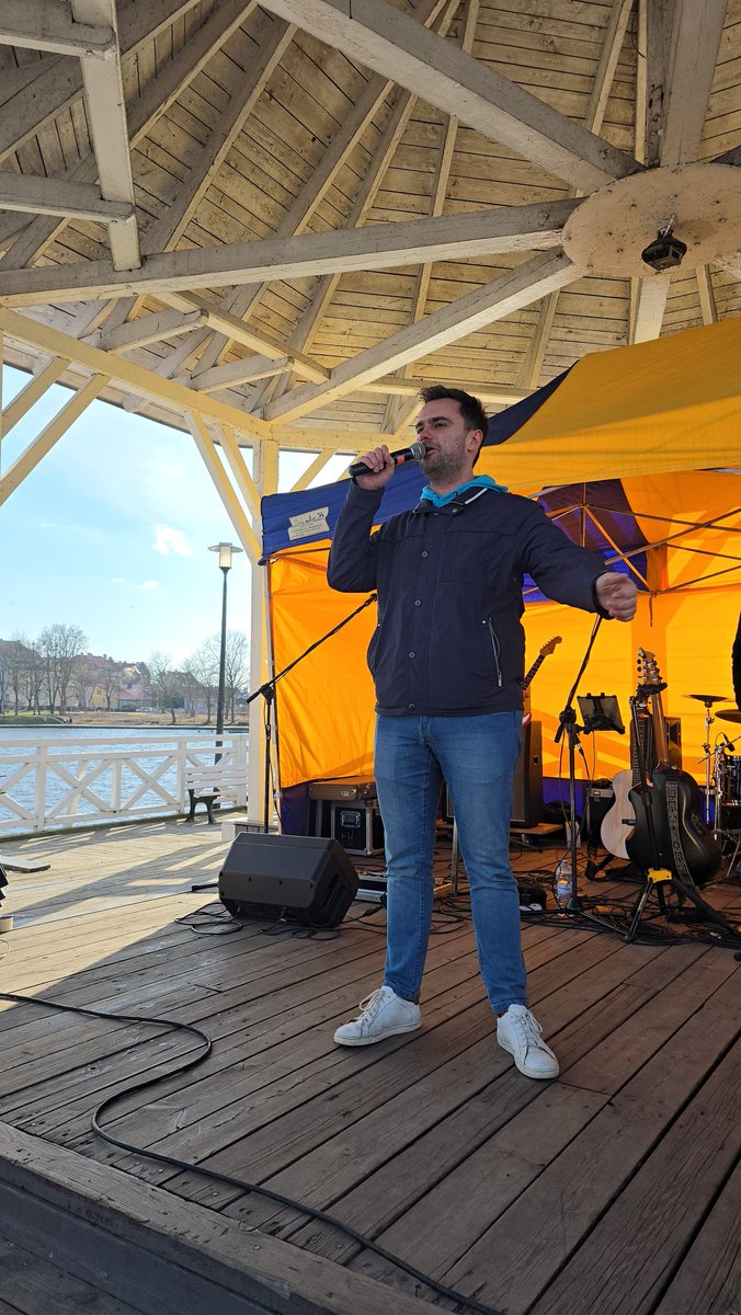 rafdab92's tweet photo. Roooozgrzaliśmy dziś Ostródę. Nikt już nie powie, że zimą "nic się nie dzieje" 😆

Zimolo, czyli lato zimą na Mazurach. To była wspaniała niedziela w najpiękniejszym mieście na świecie ❤️ https://t.co/Rt5tQF3SLl