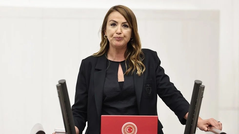 Nermin Yıldırım KARA - Hatay Milletvekili

📌Kamuda işçi geçinemiyor!
📌Taşeron hala kadrosuz!
📌Belediye işçileri iş güvencesiz!
📌Asm’ler sağlık çalışanı değil mi?
📌Üniversite işçisi statüsüz!
📌Tayin-meslek kodu çözülmedi!
📌Vergi yükü işçide!