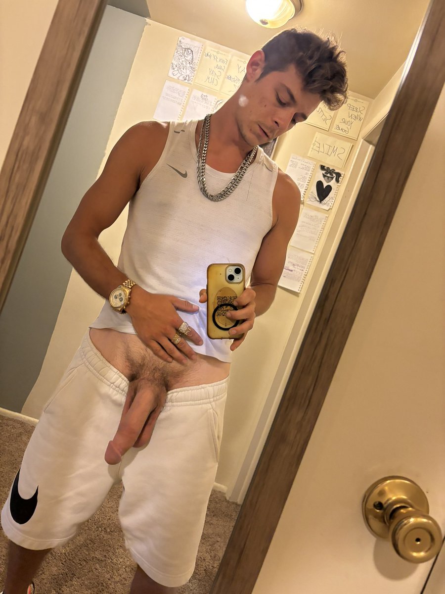 Michalskialpha's tweet photo. Hope yall have a wonderful Sunday. It’s cold as fuck here, gonna wrap up and edge the day away. 🤣🤣🤣

https://t.co/qVgTXGE5c2 https://t.co/bcU11AHa4g