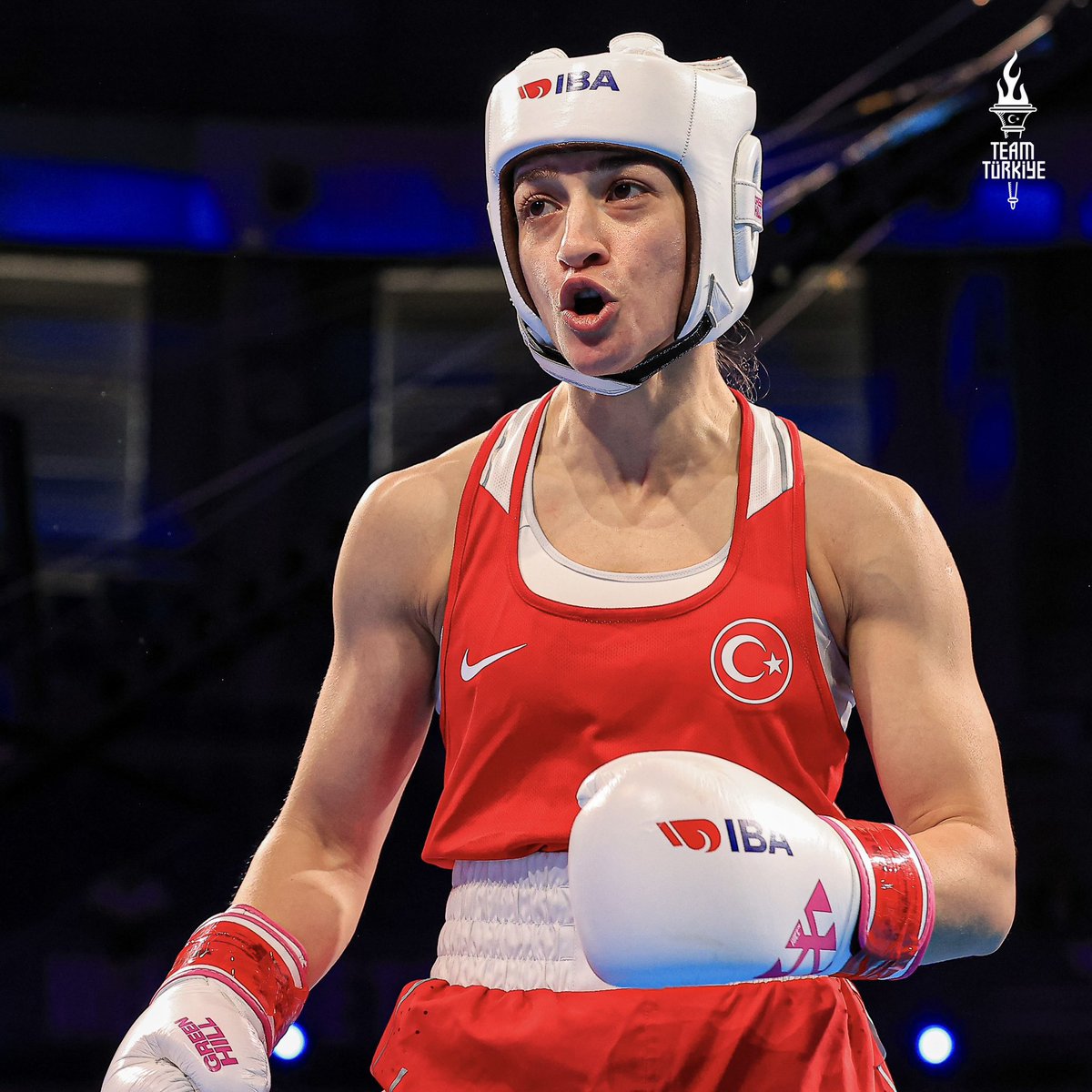 Sizinle gurur duyuyoruz 🇹🇷🇹🇷

Sırbistan’da düzenlenen Dünya Kadınlar Boks Şampiyonası’nda Dünya Şampiyonu olan milli boksörümüz Busenaz Sürmeneli'yi ve Dünya İkincisi olan Buse Naz Çakıroğlu'nu tebrik ediyor, başarılarının devamını diliyorum.