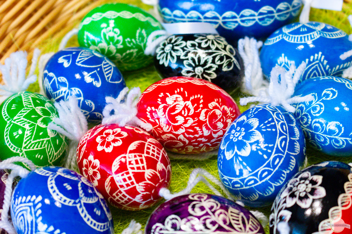 Die gekratzten Eier aus Stinatz - berühmt über die Landesgrenzen des Burgenlands hinaus, ein traditionelles Geschenk und rares Kunsthandwerk. 
Ich war bei einer Profi-Eierkratzerin zu Gast und durfte dabei viel über das Eierkratzen in Stinatz lernen.

reisepsycho.com/eierkratzen-in…