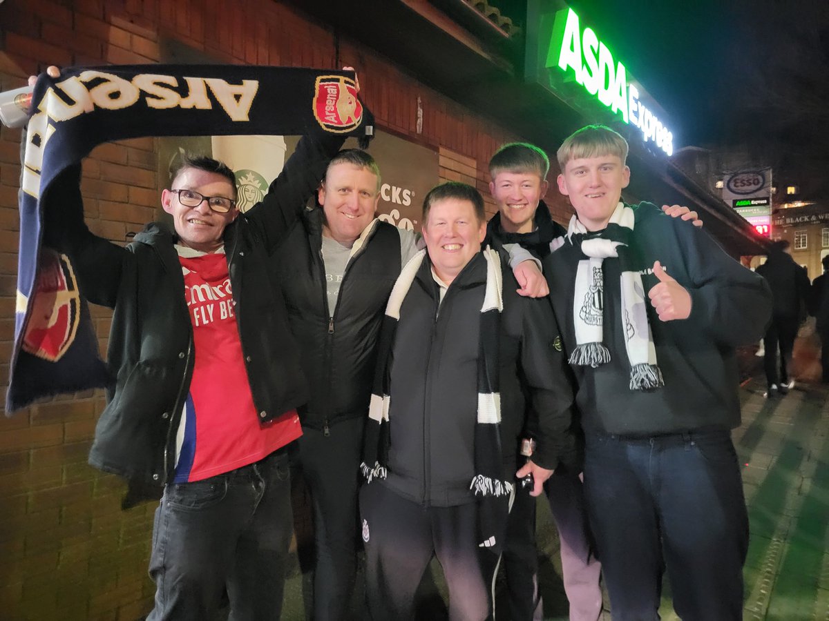 Mark8_AFC's tweet image. Met some absolute brilliant Newcastle fans when I was down. Congrats Lads and Lasses enjoy your night. #LIVNEW