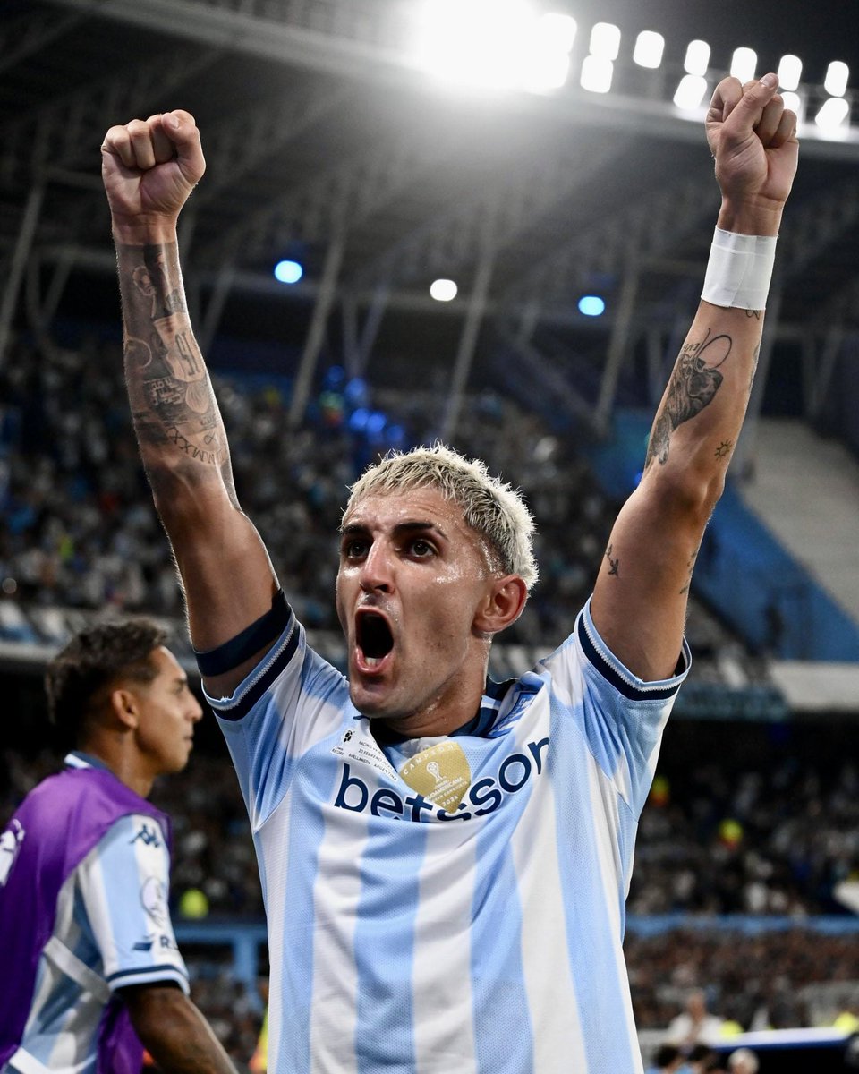 Data Racing 👑 tweet media