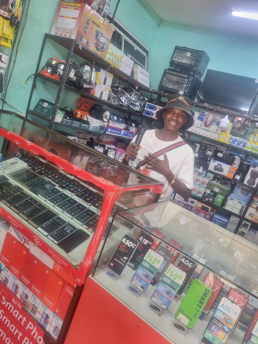3mmanuelBoss's tweet photo. Zimbabwe Is Open For Business And Im Proud To Be One  Of That Chapter 

#BlackLivesMatter
#Emmattechi #Cloud3 Clothings 
#Emmattechi 7-Eleven Jargons https://t.co/gP2cym2MEY