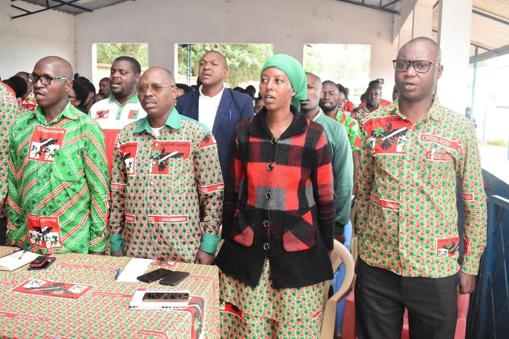 CnddFddBuhumuza's tweet photo. ##Burundi Kuruno munsi igenekerezo rya 16/3/025 ubuserukizi bw' umugambw @CnddFdd mu ntara ya #Buhumuza bugiwe imbere na Nyakubahwa Umunyamabanga w' umugambwe mu ntara bwatunganij umwiherero kubaserukira ibisata bitandukanye bigize ubuzima bwa komine ya Cankuzo.@DorianeMunezero https://t.co/45m3gaAnea