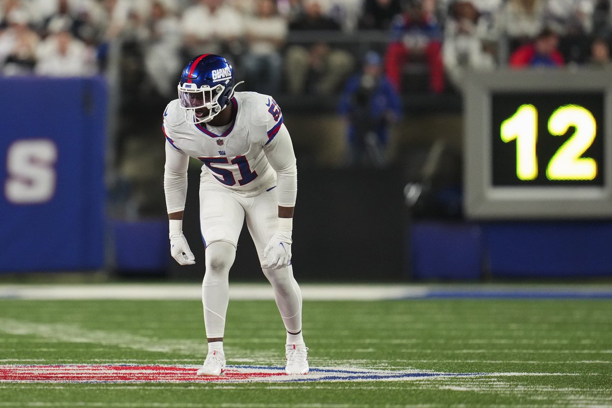 TitanTigre's tweet photo. How the hell is Azeez Ojulari still a free agent?

- 24 years old
- 22 career sacks
- 37 quarterback hits
- 4 FF, 2 FR, 21 TFL, 107 TT
6-3, 242 with 4.61 second in the 40 yard dash and 1.60 in the 10 yard split. 26 Reps of Bench Press with 225 lbs
 #Titans @Titans @MikeBorgonziGM https://t.co/3HWmlqQvam
