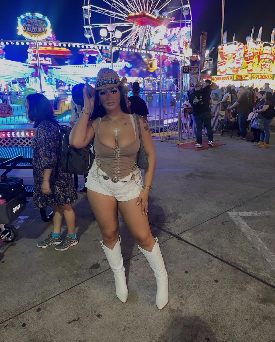 jaylensentell_'s tweet photo. HTX Rodeo>> https://t.co/DFL2dK1Hnd