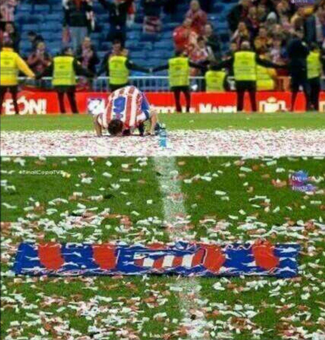 andidiem's tweet photo. A ver, que yo lo entienda, resulta que Koke pone una bandera del Atleti en el césped del Bernabéu y la besa, o Gavi la ondea, pero eso es fútbol, rivalidad y todo bien
Vinicius pone el abrigo con el escudo en el suelo y señala el escudo y es antideportivo, provocador y gilipollas https://t.co/UzHrPalpoP