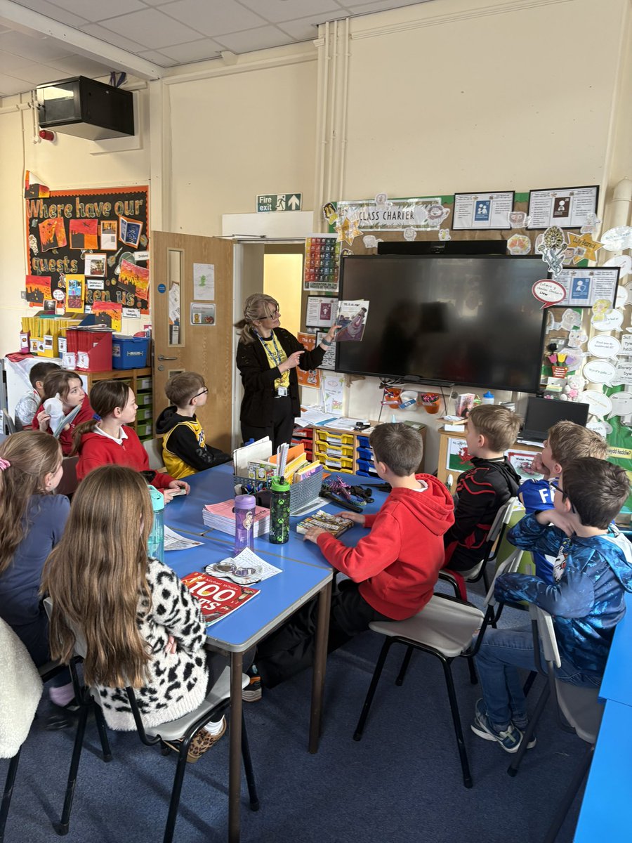The children enjoyed teachers swapping classes to read their favourite book to the children. An idea put forward by our school
council
members! #worldbookday#readingforpleasure