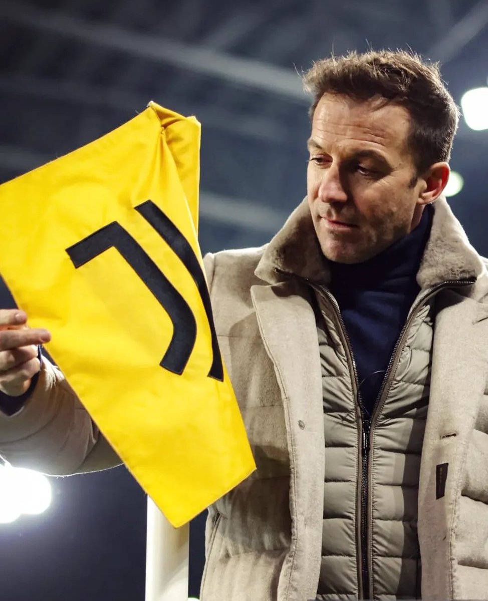 #DelPiero a Sky: “È difficile commentare un momento del genere per chi è emotivamente coinvolto come me. Li ho vissuti anch'io. La cosa grave è la mancata reazione ai cazzotti avversari. Vuol dire che la Juve è in uno stato che non rispecchia lo spirito del club”. #FiorentinaJuve
