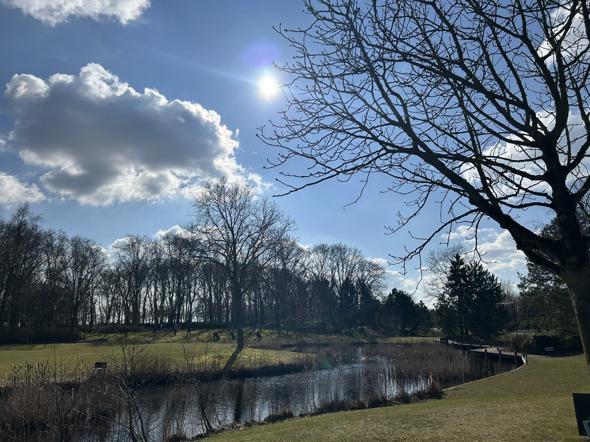 BirgithaBakker's tweet image. ☀️ Mooi weer, dus lekker naar buiten! Even bewegen, genieten van de frisse lucht en opladen voor een nieuwe week. ⛳️🏌️‍♂️✨
#Relax #EnjoyTheLittleThings #DuurzameInzetbaarheid #Balans 🌿🏞️