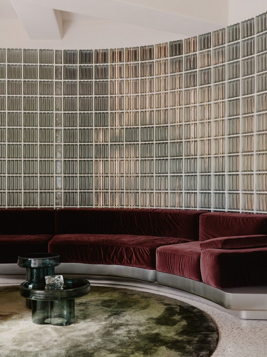 linear_magazine's tweet photo. Inspired by Berlin nightclubs, Berghain’s designers bring brutalism into the home

—Glassblock Apartment, by Studio Karhard. Berlin, Germany. https://t.co/v1MtOeGzmZ