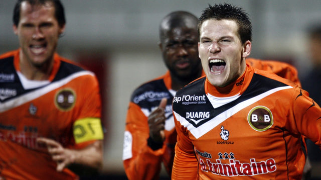 LaMareeSportive's tweet photo. �� Kevin Gameiro annonce ce soir qu’il raccroche les crampons ! 

Passé au FCL entre 2008 et 2011, l’attaquant international français aura marqué le club et le Moustoir. 

120 matchs et 56 buts 🎩

Encore merci et bonne retraite Kevin 🧡 https://t.co/RQAfYxVNzI