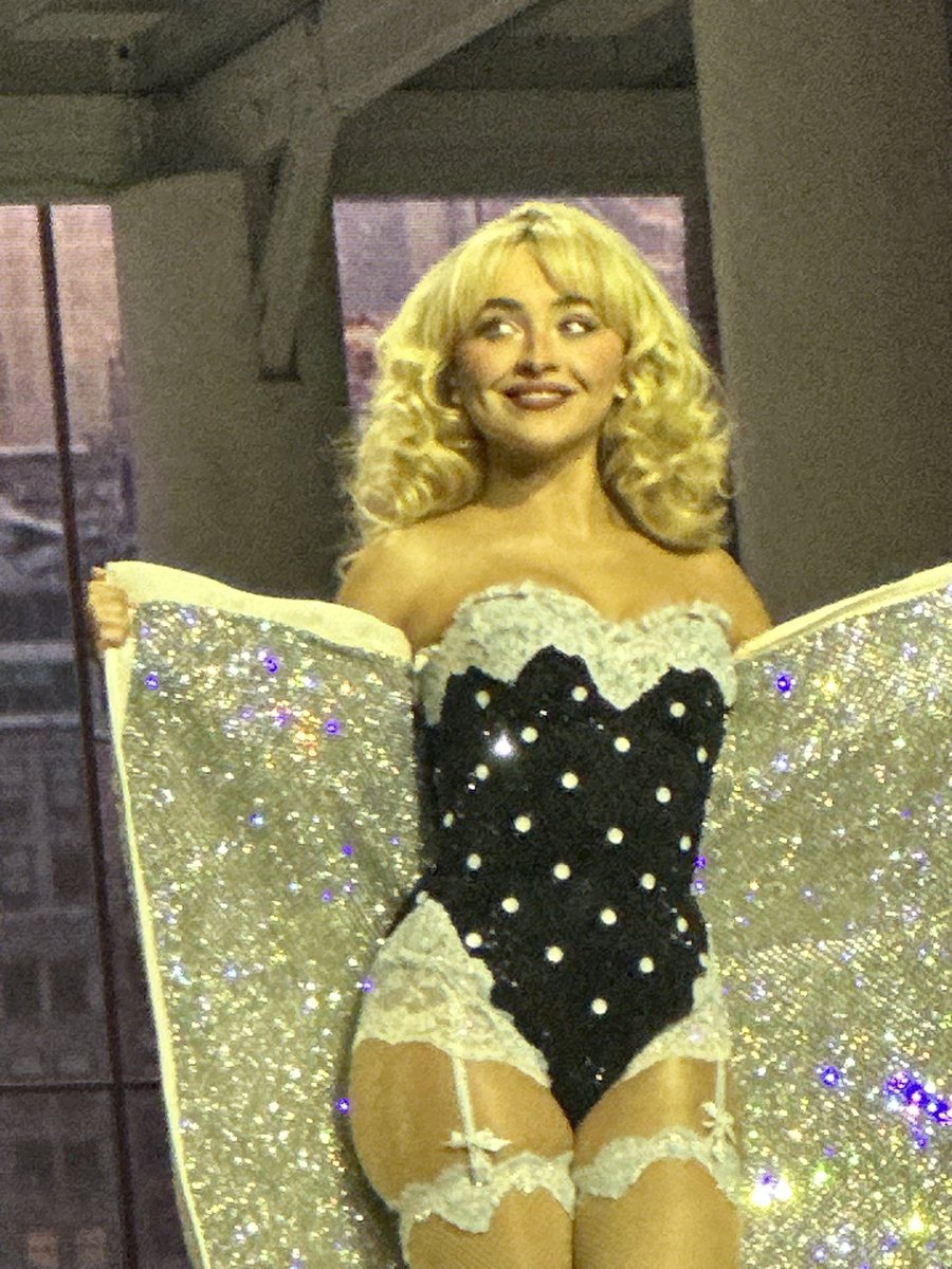 🚨| Sabrina Carpenter's opening bodysuit for #ParisShortnSweet