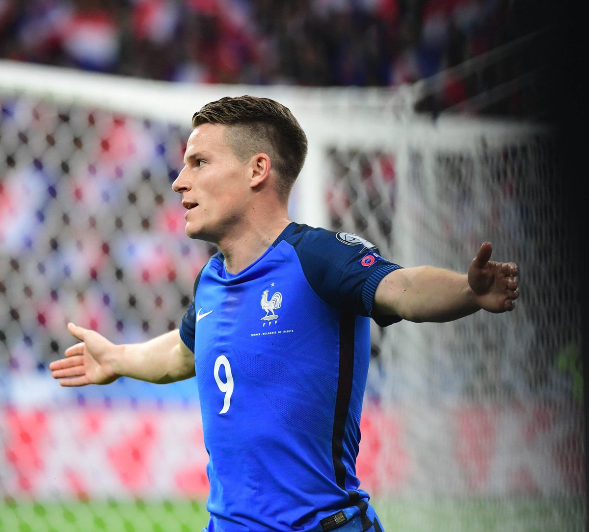 🚨 𝗢𝗙𝗙𝗜𝗖𝗜𝗘𝗟 ! KEVIN GAMEIRO (37 ans) 𝗔𝗡𝗡𝗢𝗡𝗖𝗘 𝗣𝗥𝗘𝗡𝗗𝗥𝗘 𝗦𝗔 𝗥𝗘𝗧𝗥𝗔𝗜𝗧𝗘 ! 🇫🇷🔚

Une belle petite carrière :

▫️13 sélections en Bleus 🐓 
▫️4 Ligue Europa 🇪🇺
▫️1 Ligue 1 🇫🇷 
▫️Plus de 700 matchs pros 🏟️