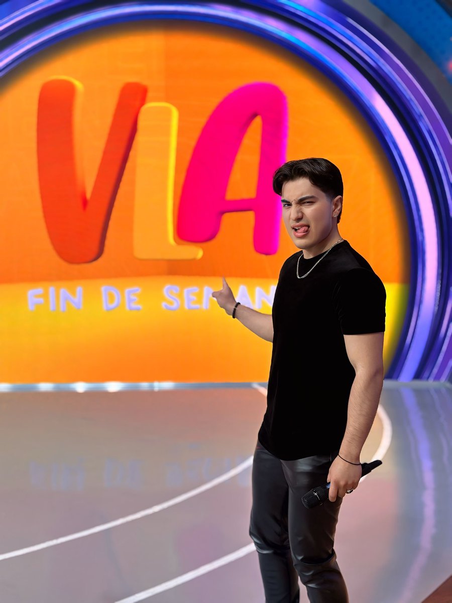 mikeleonoficial's tweet photo. ¡Graciaaaaaas siempre @VengaLaAlegria! 😎🔥🎤🎂
#MikeLeon #singer #cantante #regionalmexicano #otravez #VLA #VLAFDS https://t.co/kL5rQYYYx1
