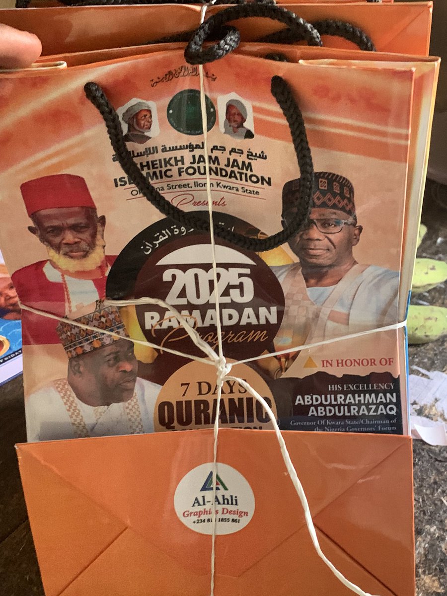 AA_Kareem037's tweet photo. Quality Paper Bag β
Premium Face Cap.! β
#paperbags #facecaps #printing #Branding @highlight https://t.co/M0eDdBBwcX