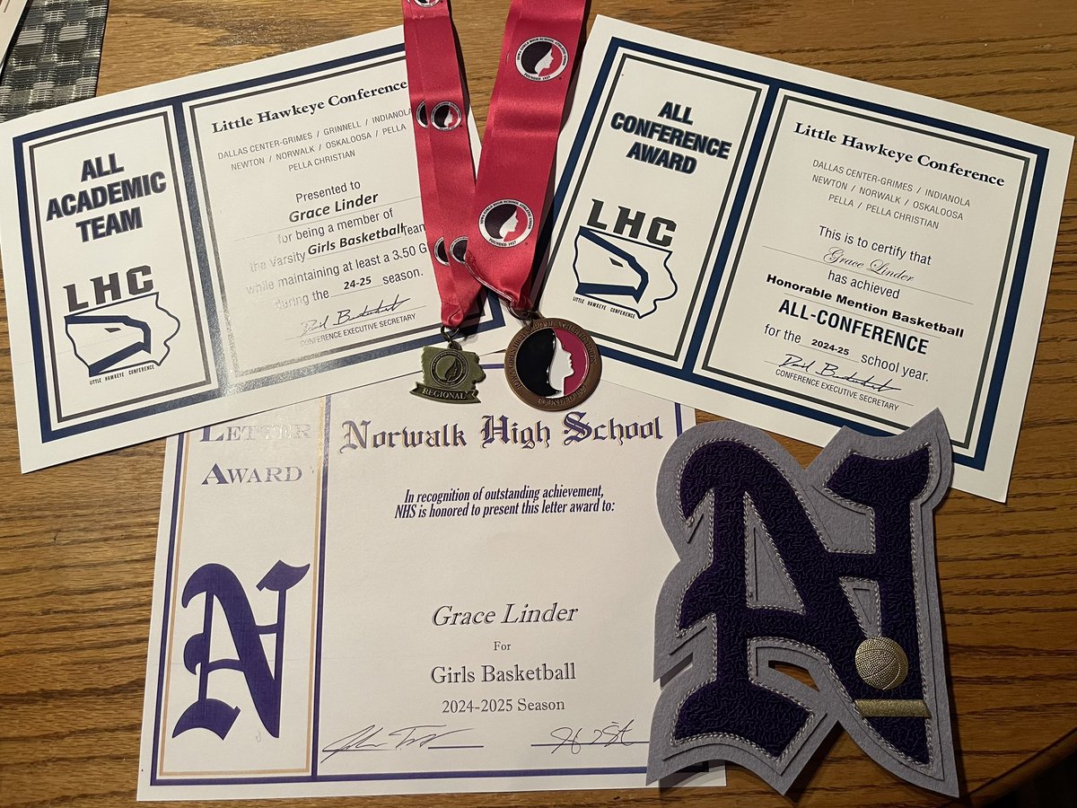 Not only did <a href="/gracelinderrr/">grace</a> help her team get it done on the court, she also got it done in the classroom.