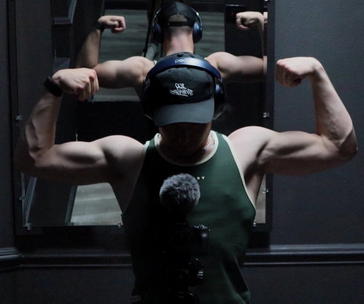 Aura farming 

🏍️ x 🟣 x 💪