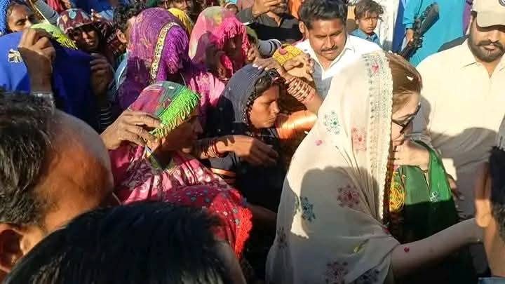 DarsAbdullah's tweet photo. May God grant your compassion to everyone who deserves it, and may God grant you more success and health. 
@ShaziaAttaMarri 🖤 https://t.co/aEjBUFkym0