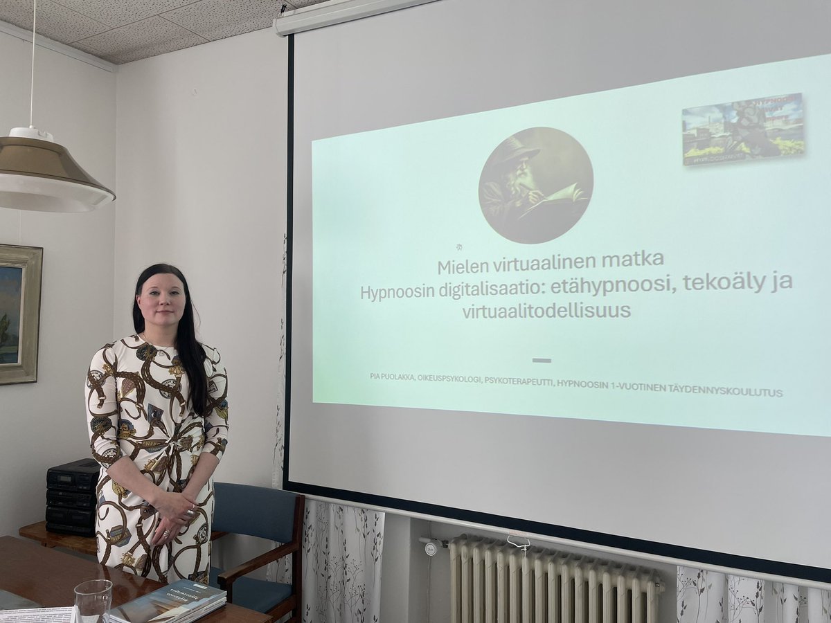 Piapuolakkaomf1's tweet image. Tänään hypnoosipäivillä @HypnoosiRy esitykseni ”Mielen virtuaalinen matka. Hypnoosin digitalisaatio: etähypnoosi, tekoäly & virtuaalitodellisuus.” Hypnoosia, mielikuvia & suggestioita voimistetaan teknologialla. #hypnoosi #tekoäly #virtuaalitodellisuus #digitalisaatio #terapia