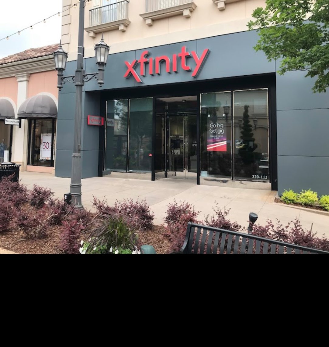 #ad Stop by the <a href="/Xfinity/">Xfinity</a> Store at Bridge Street to see the #Xfinity tech goodies!