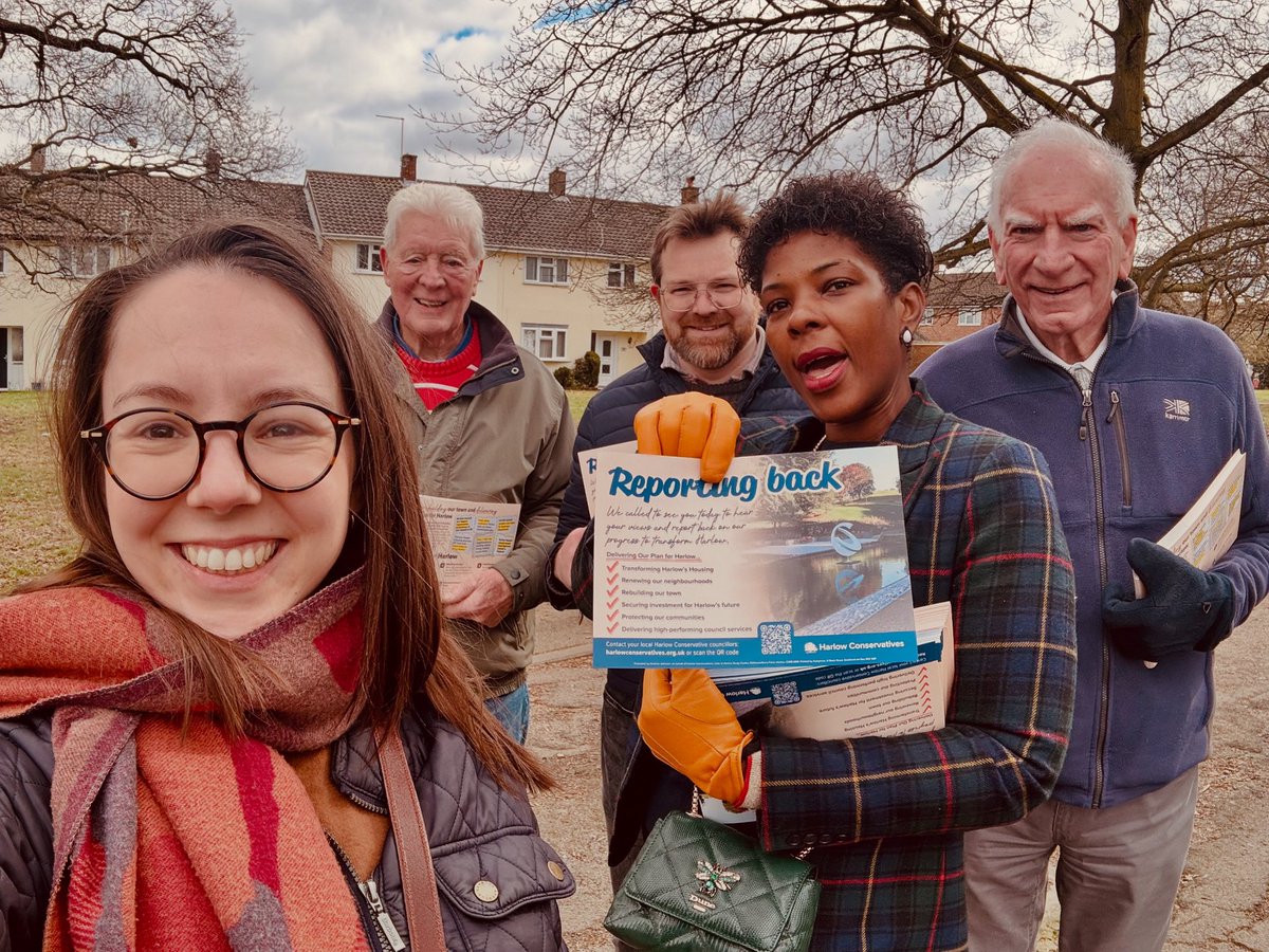 Wrapped up warm for another day in Mark Hall speaking to residents. There’s always more to do but it was lovely to hear some positive feedback about the work <a href="/HarlowTories/">Harlow Conservatives</a> are doing to smarten up our town. It’s starting to take shape now and we won’t stop until we finish the job.