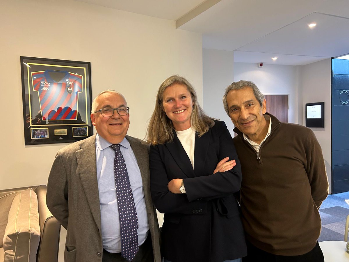 La force de l'ABF c'est la diversité de son engagement, ici au service de la formation continue au concours de plaidoirie du Mémorial de Caen des élèves-avocats. 
Merci à Gwenaëlle Vautrin-Allainmat, Farid Hamel et Manuel Ducasse