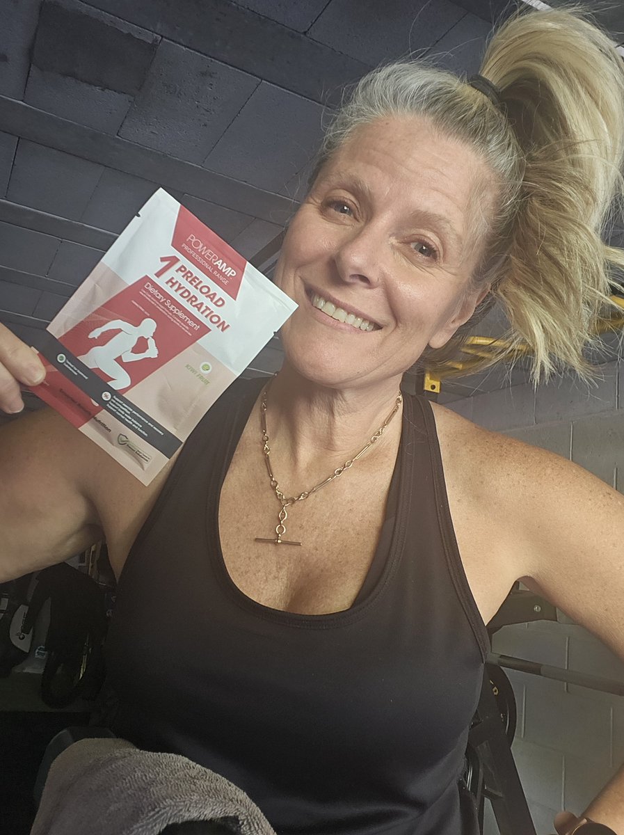 PowerAMPSports1's tweet image. Stay ahead of dehydration with Pre Load Hydration! 💧🚀 Power up before your workout, race, or big day with the ultimate hydration boost. Don't wait until you're thirsty—fuel up in advance and perform at your best! ⚡💙 

#PreLoadHydration #HydrateSmart #FuelForPerformance