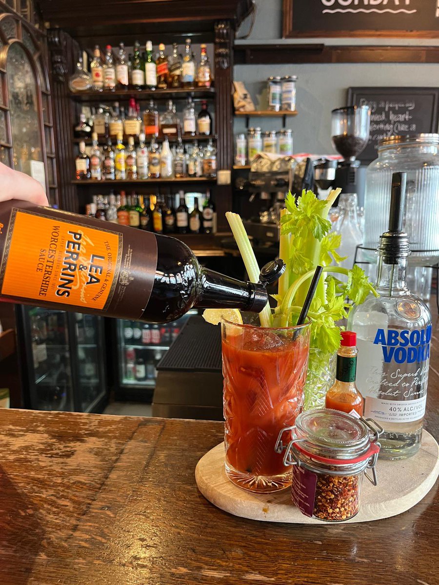 TheCoach_Barnes's tweet image. The perfect cure on a Sunday! Bloody Mary, a roast and good vibes 

#sundayhangover #bloodymarys