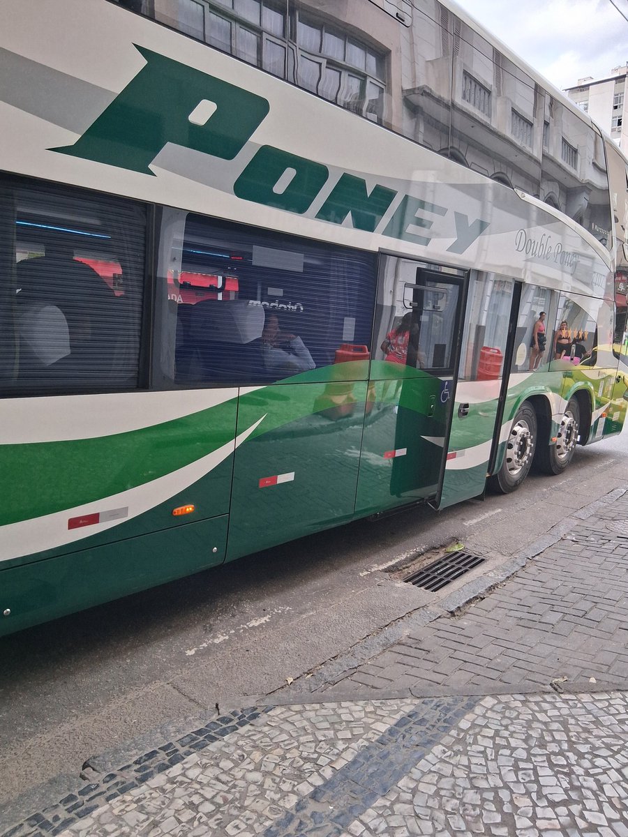 Alô Deia, achei o onibus dos naoinviabilizers <a href="/NaoInviabilize/">Podcast Não Inviabilize</a> <a href="/grupoponei/">Déia Freitas</a>