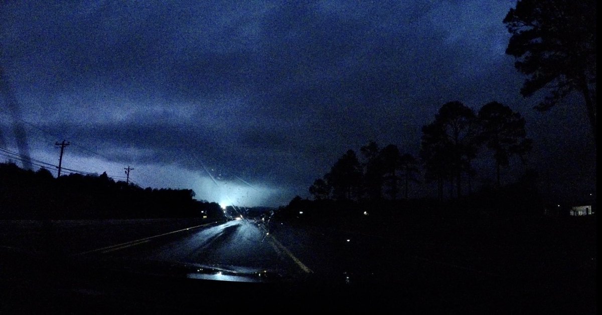 JoshuaEvansWX's tweet photo. Finally able to get a good look at me and my chase partners footage @spann . This was the Troy tornado as it crossed HWY 231 and east of there. Large wedge tornado. Banks needs all the help they can get. #tornadooutbreak #wxtwitter #troyalabama https://t.co/Xgct6FnQ28