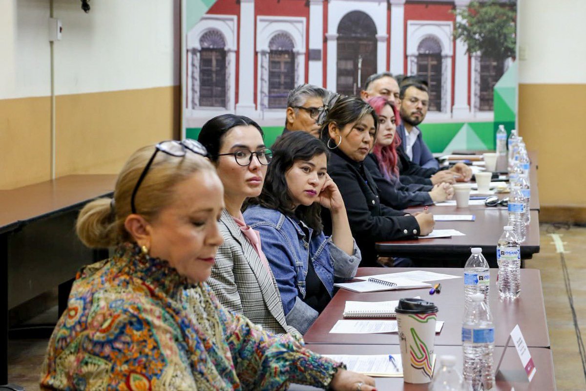 SECSonora's tweet photo. ⚪ Se estableció la Red de Vinculadores de Instituciones de Educación Superior en #Sonora para impulsar la mejora continua en la educación, la vinculación, la innovación y el desarrollo tecnológico. 🏫

📨 Lee el boletín completo en: https://t.co/nukftNiW4w https://t.co/LsWup8sm5T