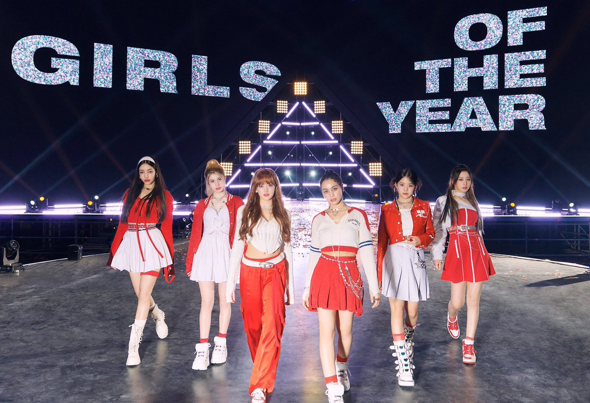 GIRLSETBRASIL's tweet photo. Solicitamos uma declaração transparente sobre o recente processo contra JYP USA e as medidas para atividades futuras do VCHA.
VCHA DESERVES BETTER
#JYPE_ANSWER_VLIGHTS
#VlightsWantTransparency
@Official_VCHA @jypnation @RepublicRecords https://t.co/QH3MAlEqwc