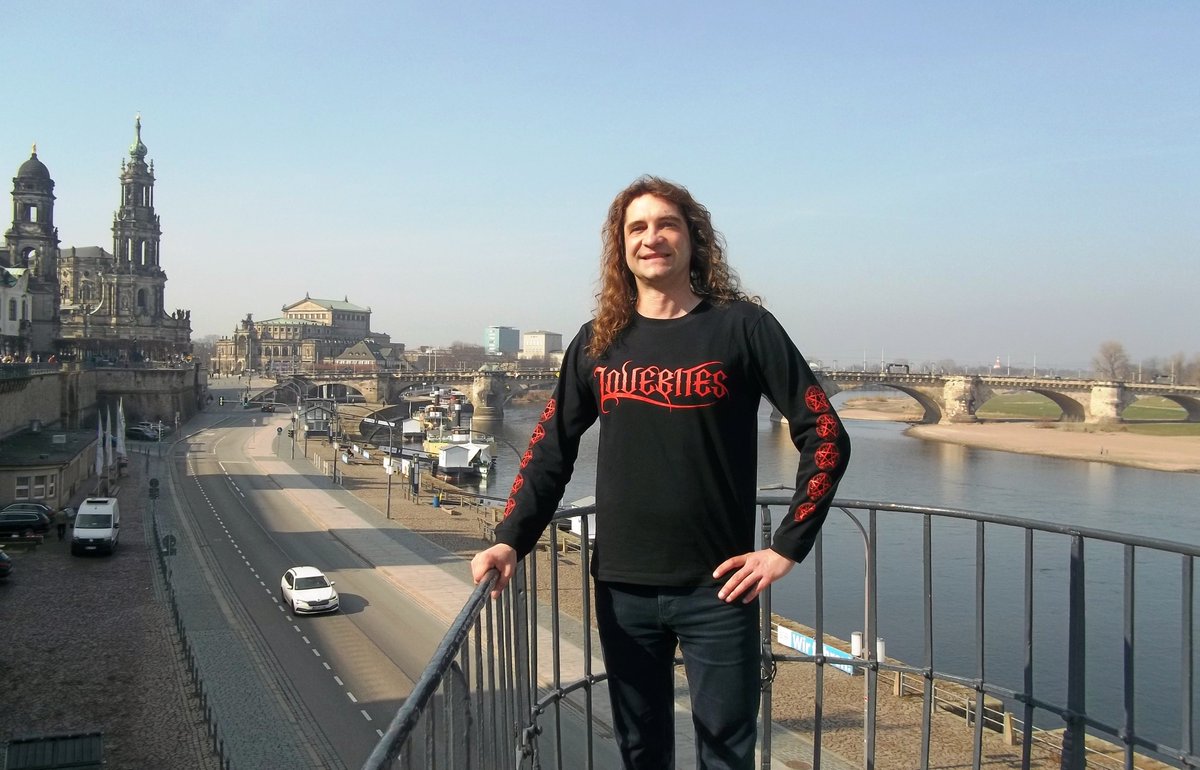 ThomasBartels83's tweet photo. Grüße von der "Brühlschen Terrasse" Dresden - dem "Balkon Europas" 😊📸🏰💙🤘✨
#LOVEBITES #LovebitesFan #Dresden #BrühlscheTerrasse #MetalThom #ThomasBartels #Dresden2025 #März2025 #HeavyMetalFan https://t.co/ChCJLofh1p