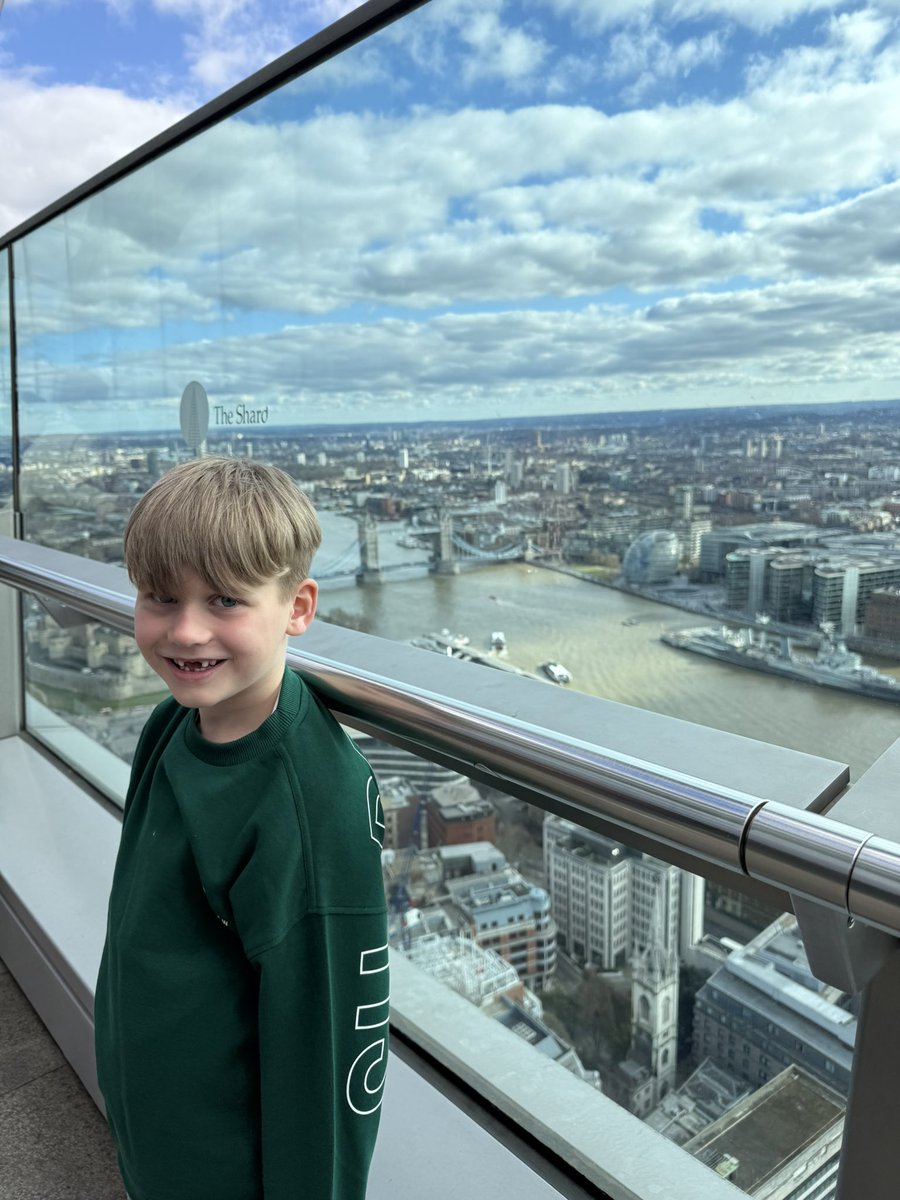 a1mee_s's tweet photo. @Lakeside_Sch Joel has had a fabulous weekend exploring his favourite city 🇬🇧 https://t.co/SuxWE3KUJZ