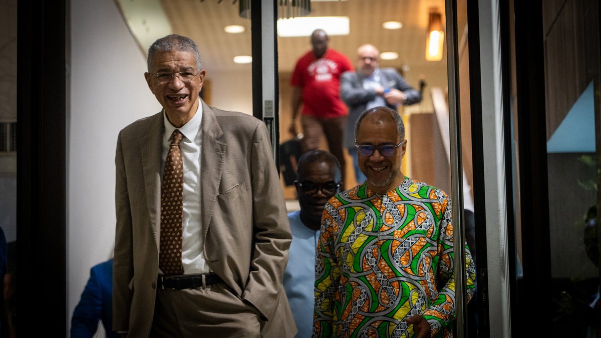 undpgabon's tweet photo. M. Lionel Zinsou, ancien Premier ministre du Bénin, est à Libreville pour les Assises Nationales qui se tiendront demain ! 🇬🇦 Il interviendra sur les investissements privés favorables et les nouvelles approches de financement dans le contexte gabonais.

➡️ https://t.co/tdhPIqVKpb https://t.co/KpTXsOtePv