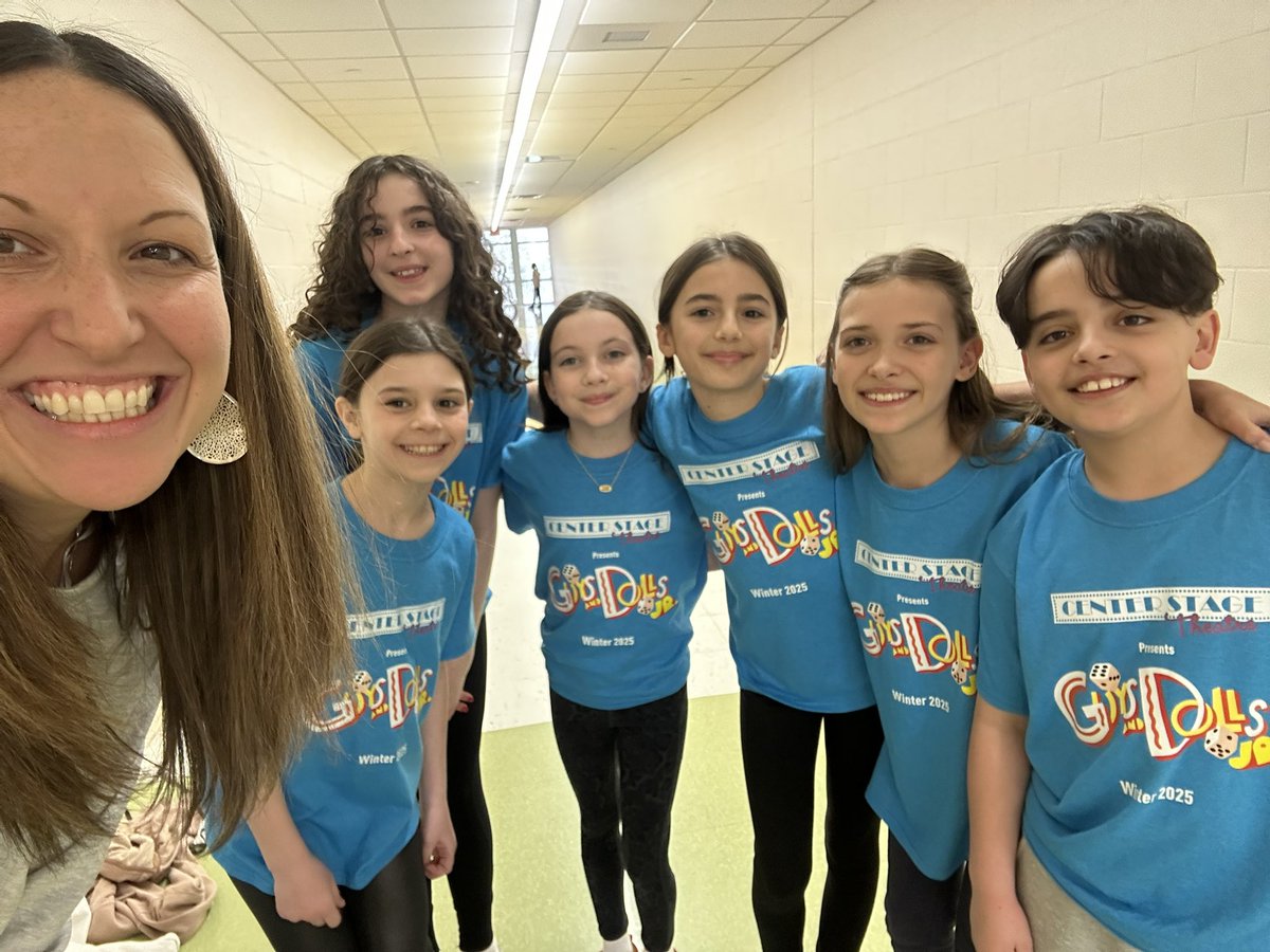 MsDishian's tweet photo. Love me a great show! Especially when my students are in it!! https://t.co/TjkHsNpoRz