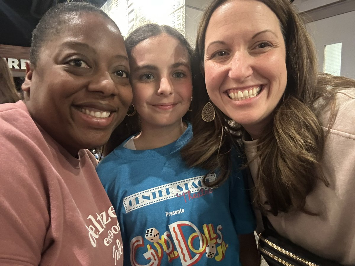 MsDishian's tweet photo. Love me a great show! Especially when my students are in it!! https://t.co/TjkHsNpoRz