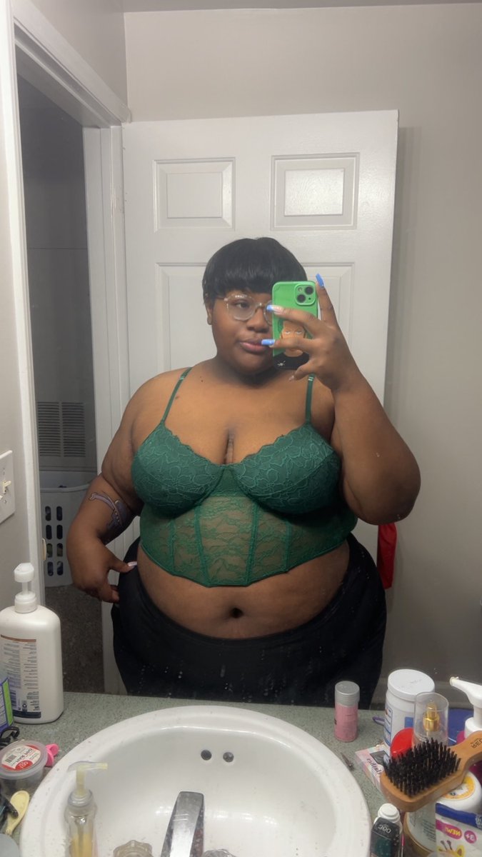 hot koko 🐍 tweet media