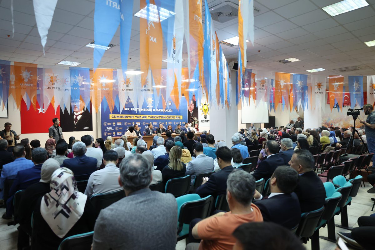 isikhanvedat's tweet photo. Azim ve kararlılıklarını ilk günkü gibi muhafaza eden AK Parti kadrolarımız ile Mersin’de bir araya geldik.
 
Türkiye Yüzyılı başarılarımızı birlikte tarihe geçireceğiz.
 
İl Başkanımız Sayın @AdemAldemir33’e ve @akpartimersin teşkilatımıza teşekkür ediyorum. https://t.co/IwgkZccn3q