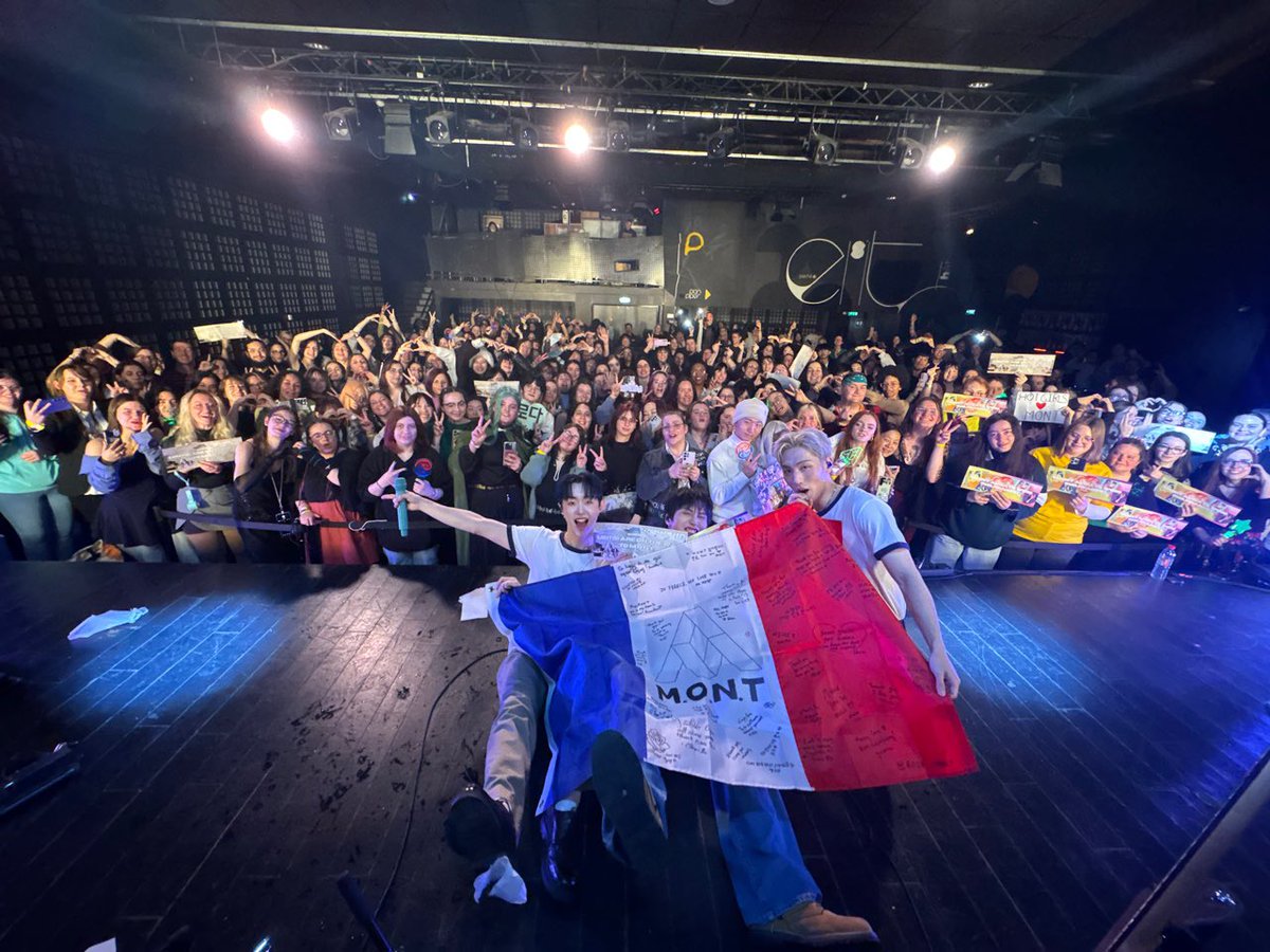 NarachanFr's tweet photo. _TWITTER_170325_

"On My Way To You
#Fance

Le concert en France était vraiment amusant 😎
Merci de nous avoir attendu si longtemps, et merci d'être revenue nous voir ❤️
On revient bientôt !!"

#MONT #Narachan 
-Woo https://t.co/LVRI4I0GGS