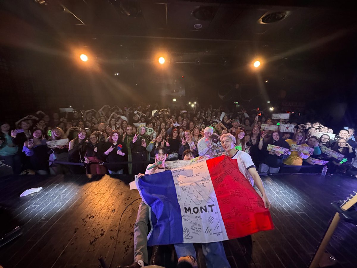 NarachanFr's tweet photo. _TWITTER_170325_

"On My Way To You
#Fance

Le concert en France était vraiment amusant 😎
Merci de nous avoir attendu si longtemps, et merci d'être revenue nous voir ❤️
On revient bientôt !!"

#MONT #Narachan 
-Woo https://t.co/LVRI4I0GGS