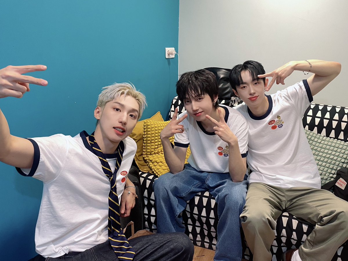 NarachanFr's tweet photo. _TWITTER_170325_

"On My Way To You
#Fance

Le concert en France était vraiment amusant 😎
Merci de nous avoir attendu si longtemps, et merci d'être revenue nous voir ❤️
On revient bientôt !!"

#MONT #Narachan 
-Woo https://t.co/LVRI4I0GGS