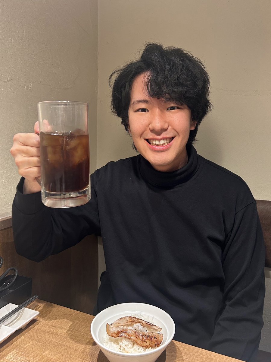 誕生日を迎えました！

昨年は多くの演奏機会や出会いがあり嬉しい年でした！同時に体調管理の大切さも痛感した年でした。
今年は改善しつつ演奏をさらに楽しんでいきたいです！

また、沢山のメッセージやギフトをいただき、感謝しています。
ありがとうございます！！

今後もよろしくお願いします。