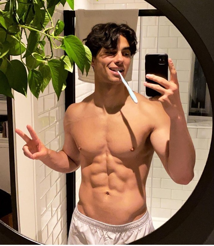 𝐋𝐇 𝟒𝟒 ꫂ ၴႅၴ tweet media