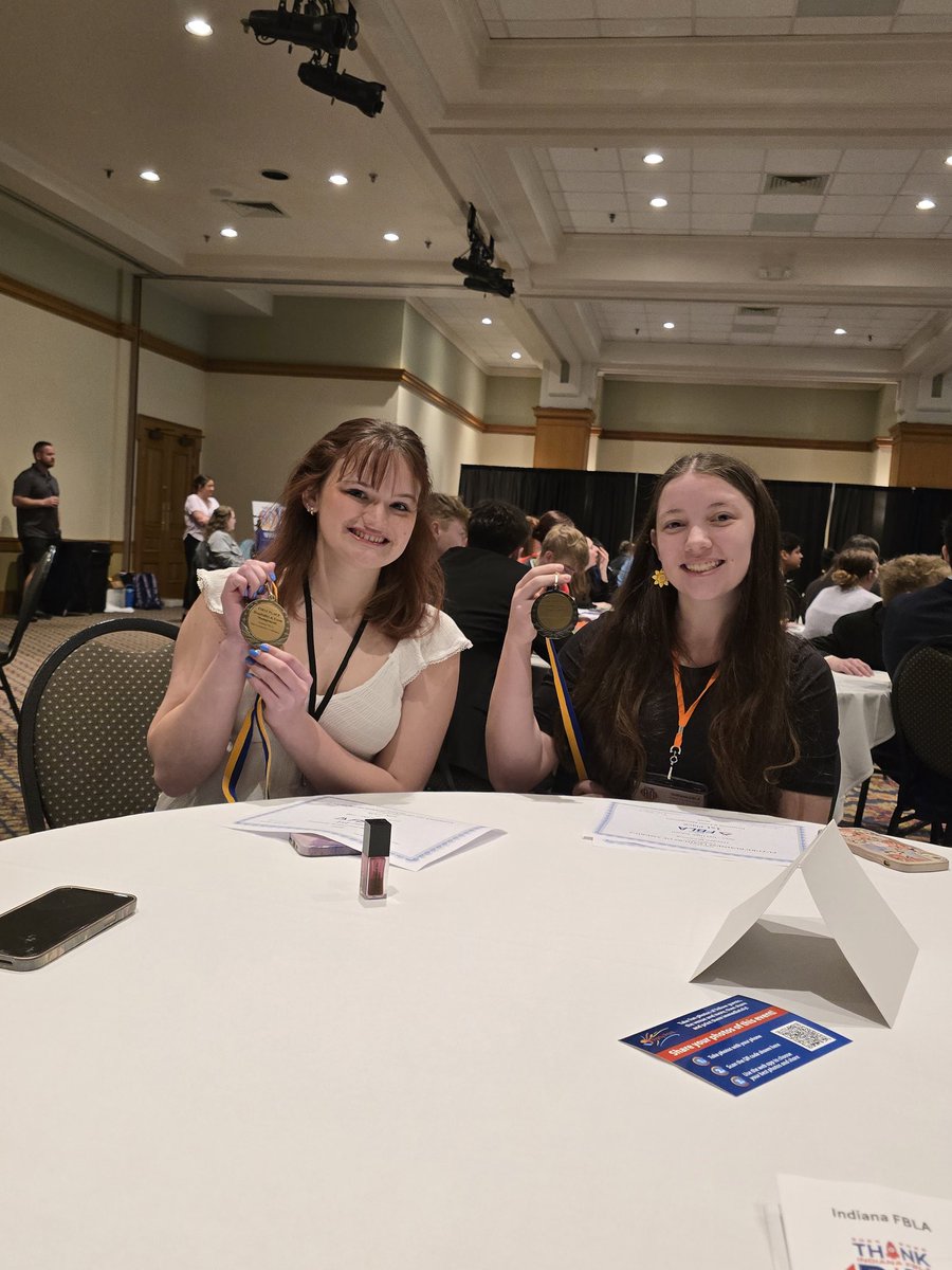 tlgill8's tweet image. Wow! Check out WD FBLA winners!Addie Carmin, KyLynn New, and Hayden Browning placed 1st in their events. Tori Ward, Taylor Williams, and Hayden Browning placed 2nd in their events. Proud of these Warriors! #wdpride #infbla