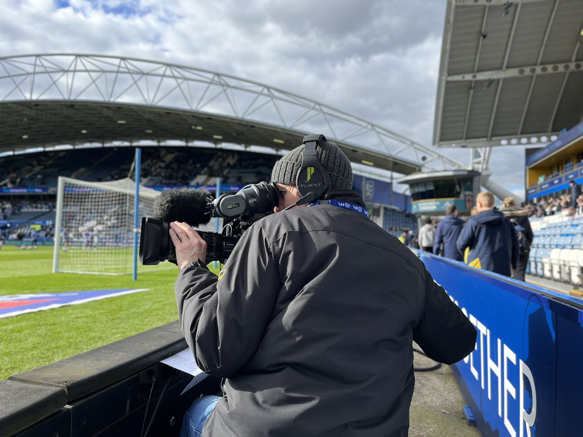 BenPotterSport's tweet photo. Really lucky to have been able to go to the Huddersfield vs Crawley game yesterday. It was a great result for the Terriers and extremely helpful to gather content for my final project
#Huddersfield #crawley #johnsmithsstadium #cameras #cameraoperating https://t.co/fchM1eazbe